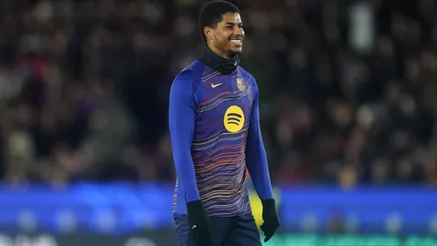 [图]“浓眉哥”独揽30分11篮板 助球队逆转胜开拓者三人得分20+